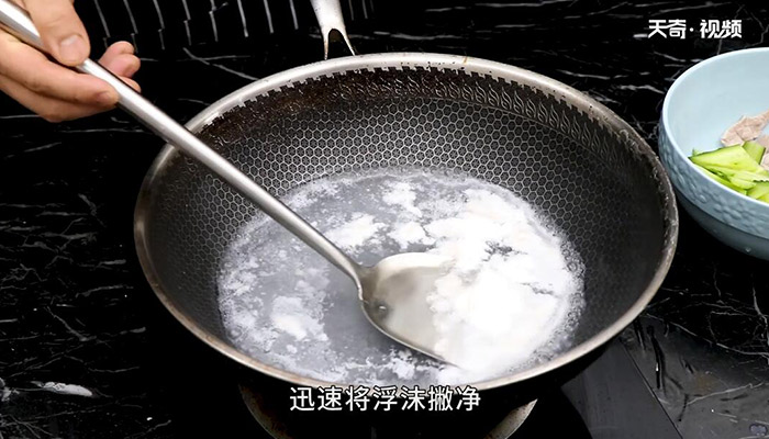 黄瓜汆里脊片做法步骤：8