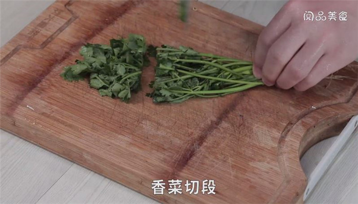 白菜蒸鱼卷做法步骤：5